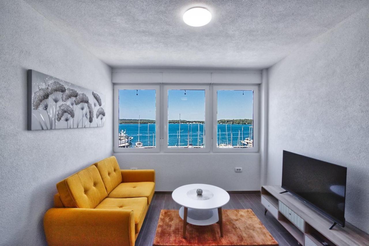Apartment Marina With Sea View PUY 외부 사진