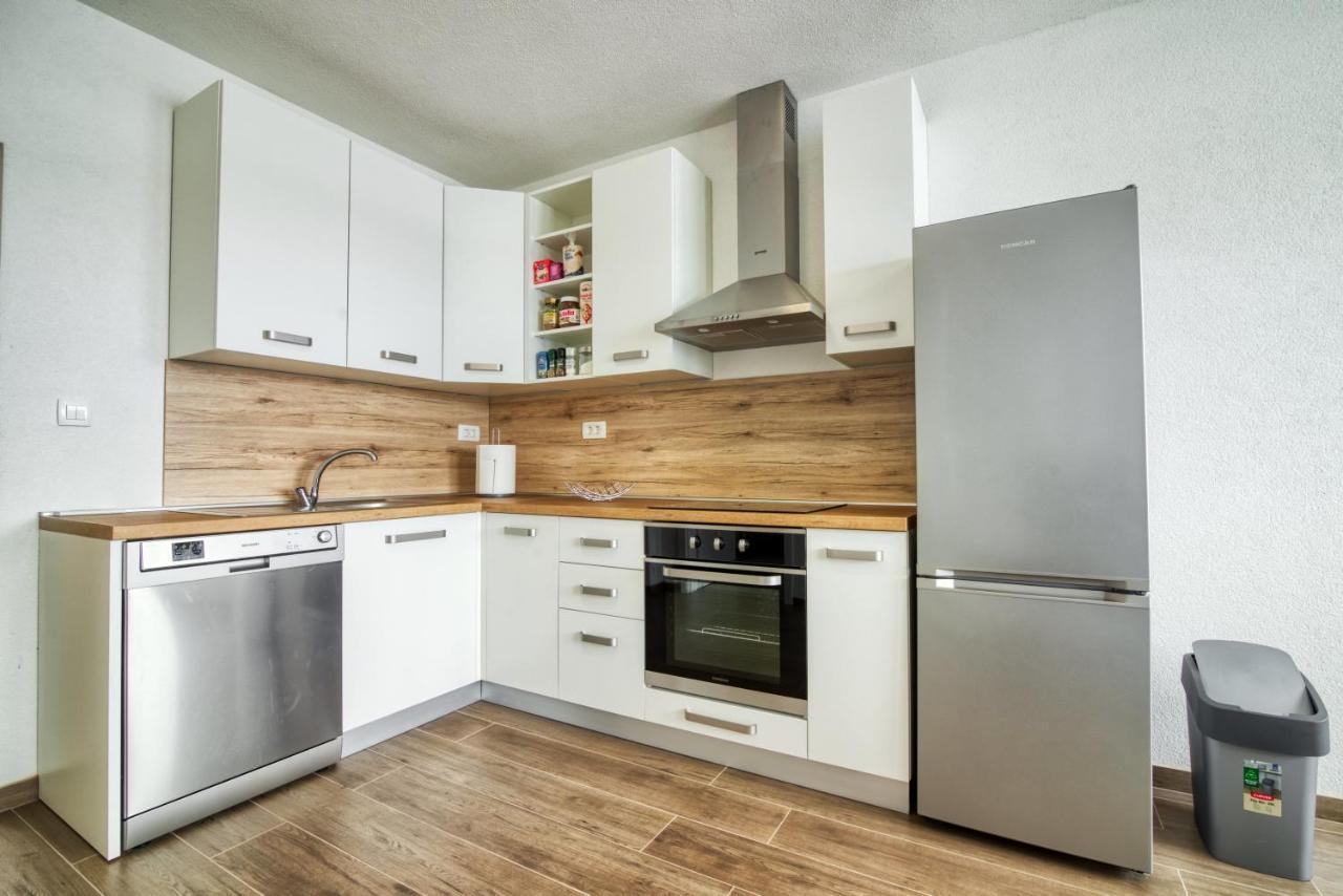 Apartment Marina With Sea View PUY 외부 사진