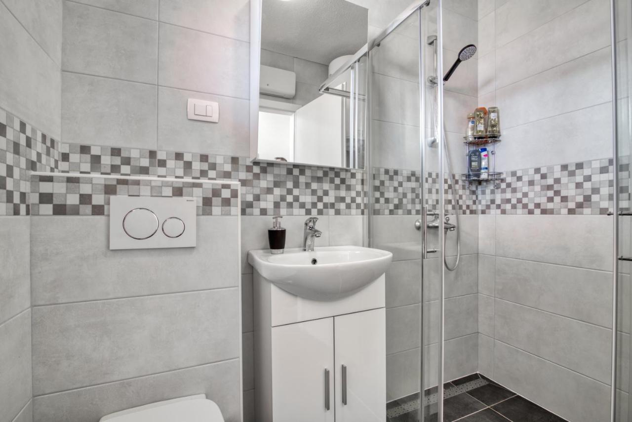 Apartment Marina With Sea View PUY 외부 사진